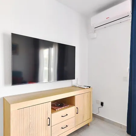 Eliseos Paradise تورّيفيِخا
